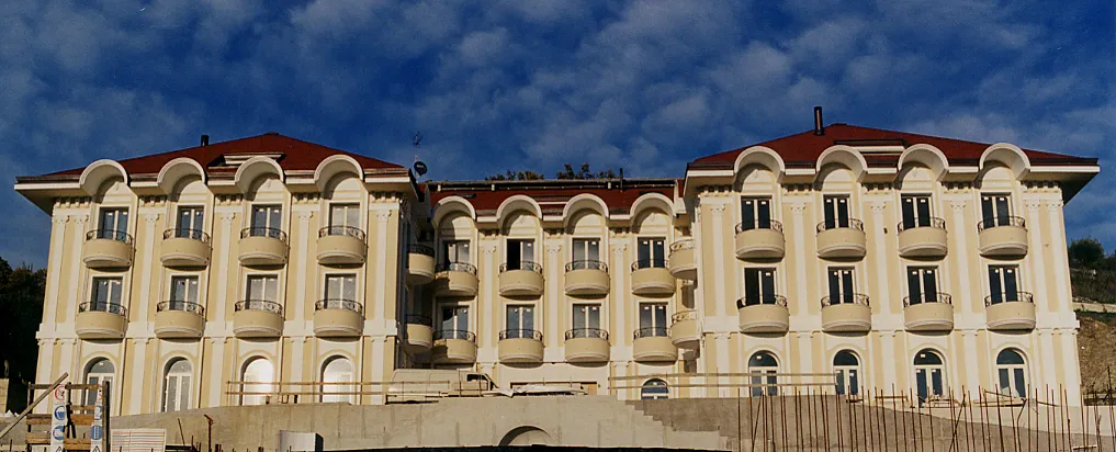 Decorazioni di facciata – Hotel Cristal, Potenza (3)