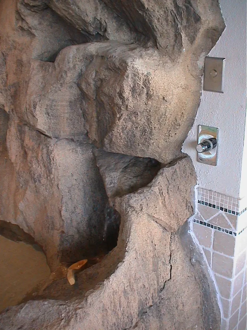 Cascata per piscina in roccia artificiale – Centro Benessere, Poggio Mirteto (3)